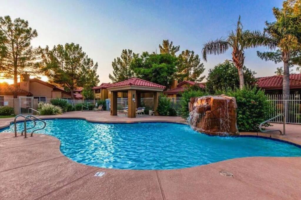 2Br Condo 15 Mins To Downtown Phoenix With Pool & Spa ภายนอก รูปภาพ